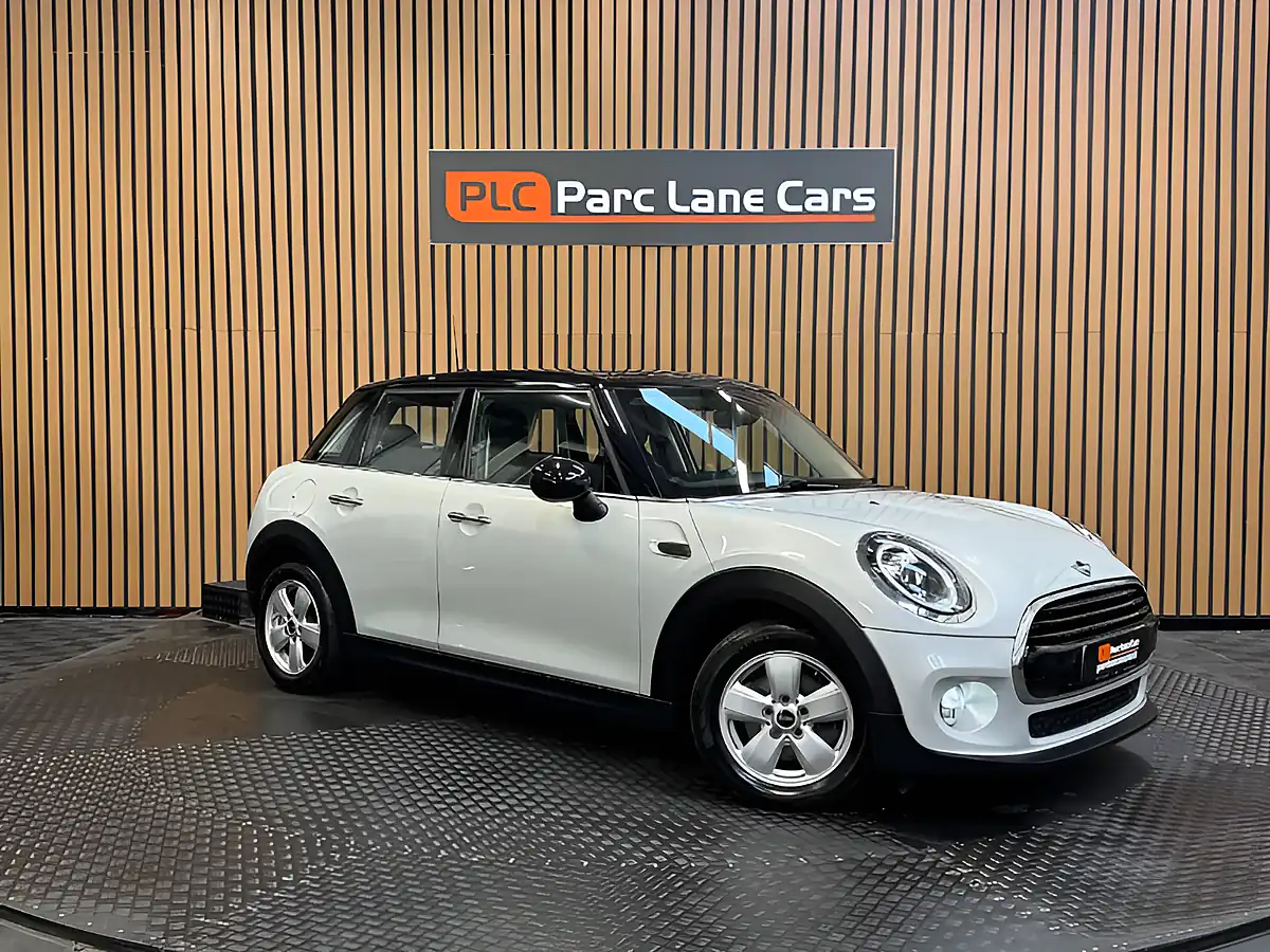 Used 2019 MINI Hatch Cooper Classic Silver - Front View