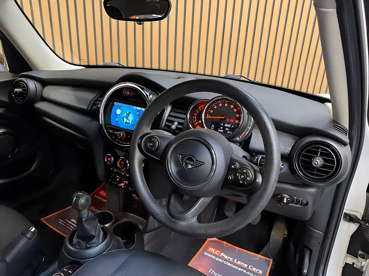 Used 2019 MINI Hatch Cooper Classic Silver - Interior and Exterior details 11