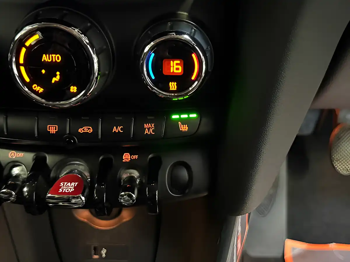 Used 2019 MINI Hatch Cooper Classic Silver - Interior and Exterior details 13