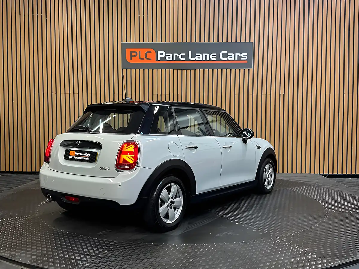 Used 2019 MINI Hatch Cooper Classic Silver - Interior and Exterior details 3