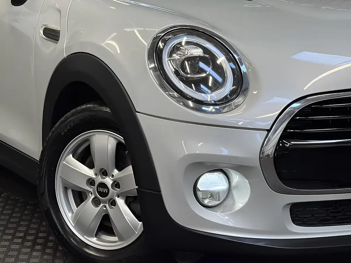 Used 2019 MINI Hatch Cooper Classic Silver - Interior and Exterior details 9