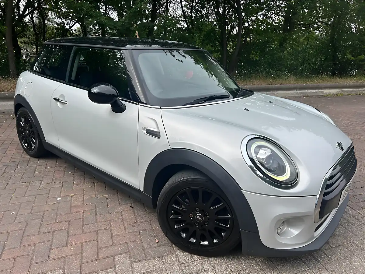 Used 2019 MINI Hatch Cooper Classic Silver - Front View