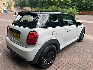 Used 2019 MINI Hatch Cooper Classic Silver - Interior and Exterior details 4