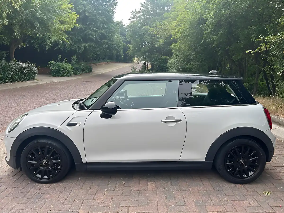 Used 2019 MINI Hatch Cooper Classic Silver - Interior and Exterior details 5