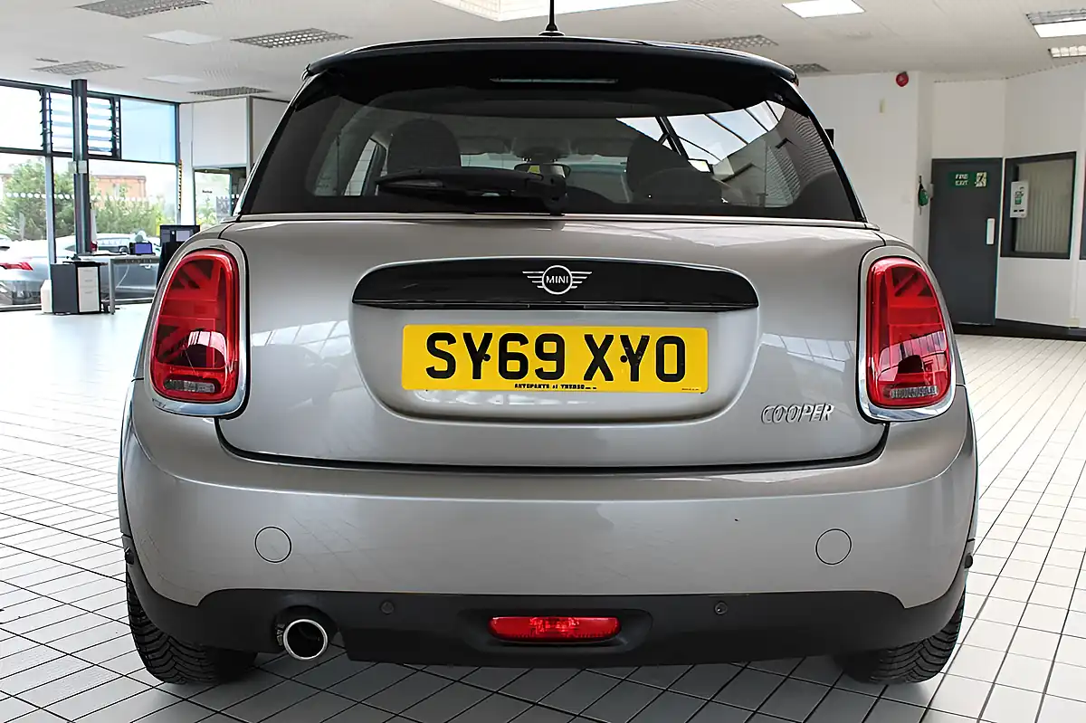 Used 2019 MINI Hatch Cooper Classic Silver - Interior and Exterior details 11