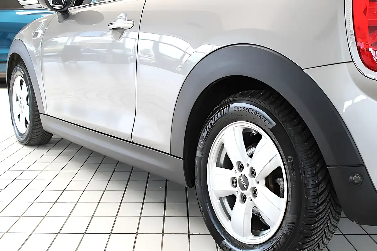 Used 2019 MINI Hatch Cooper Classic Silver - Interior and Exterior details 12
