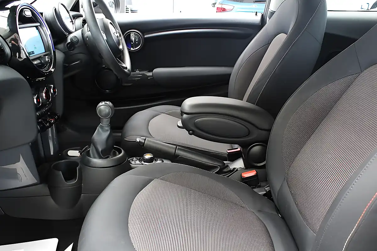 Used 2019 MINI Hatch Cooper Classic Silver - Interior and Exterior details 13