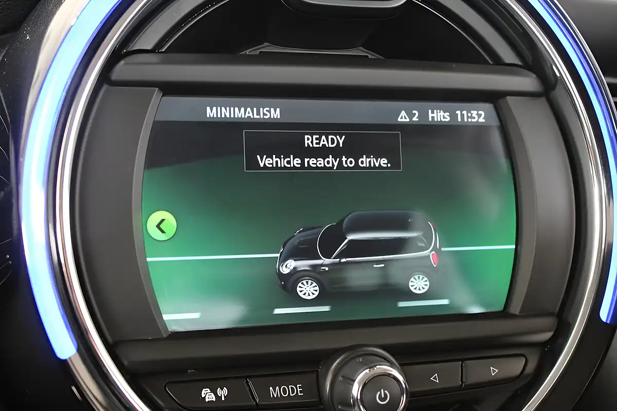 Used 2019 MINI Hatch Cooper Classic Silver - Interior and Exterior details 16