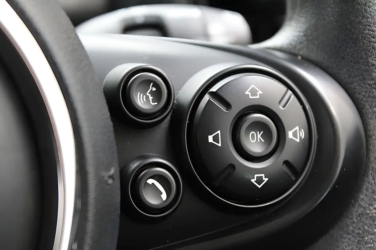 Used 2019 MINI Hatch Cooper Classic Silver - Interior and Exterior details 19