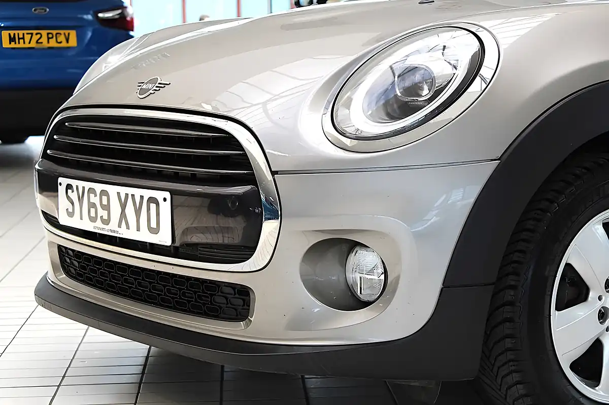Used 2019 MINI Hatch Cooper Classic Silver - Interior and Exterior details 2