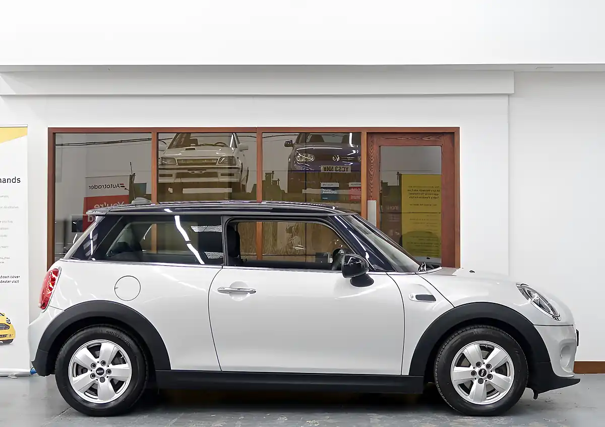 Used 2019 MINI Hatch Cooper Classic Silver - Interior and Exterior details 6