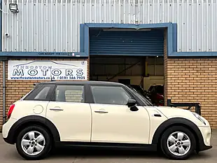 Used 2019 MINI Hatch Cooper Classic White - Interior and Exterior details 6