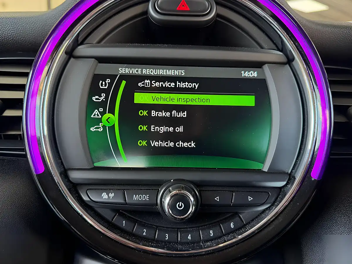 Used 2019 MINI Hatch Cooper Classic White - Interior and Exterior details 13