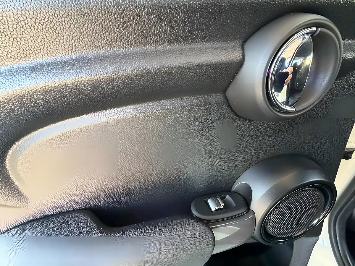 Used 2019 MINI Hatch Cooper Classic White - Interior and Exterior details 15