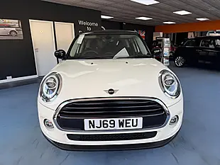 Used 2019 MINI Hatch Cooper Classic White - Interior and Exterior details 4