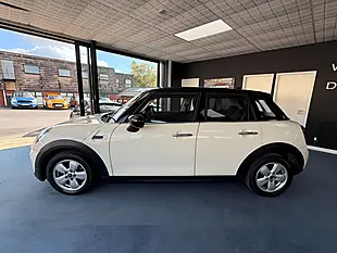 Used 2019 MINI Hatch Cooper Classic White - Interior and Exterior details 6
