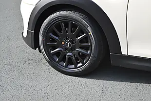 Used 2019 MINI Hatch Cooper Classic White - Interior and Exterior details 11