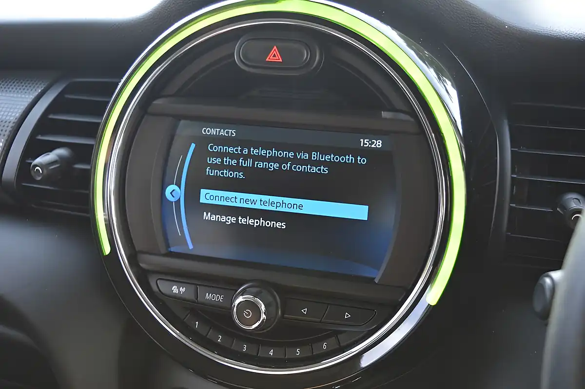 Used 2019 MINI Hatch Cooper Classic White - Interior and Exterior details 17