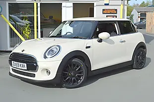 Used 2019 MINI Hatch Cooper Classic White - Interior and Exterior details 5