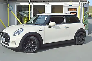 Used 2019 MINI Hatch Cooper Classic White - Interior and Exterior details 6
