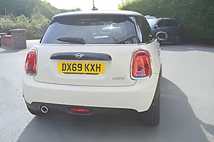 Used 2019 MINI Hatch Cooper Classic White - Interior and Exterior details 9
