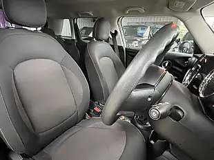 Used 2019 MINI Hatch Cooper Cooper Pepper White - Interior and Exterior details 14