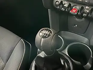 Used 2019 MINI Hatch Cooper Cooper Pepper White - Interior and Exterior details 20