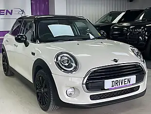 Used 2019 MINI Hatch Cooper Cooper Pepper White - Interior and Exterior details 5