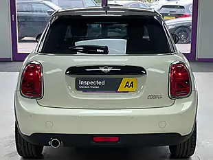Used 2019 MINI Hatch Cooper Cooper Pepper White - Interior and Exterior details 9