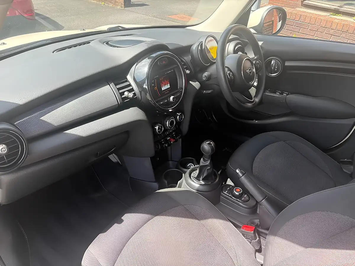 Used 2019 MINI Hatch Cooper Ii 5dr White - Interior and Exterior details 13