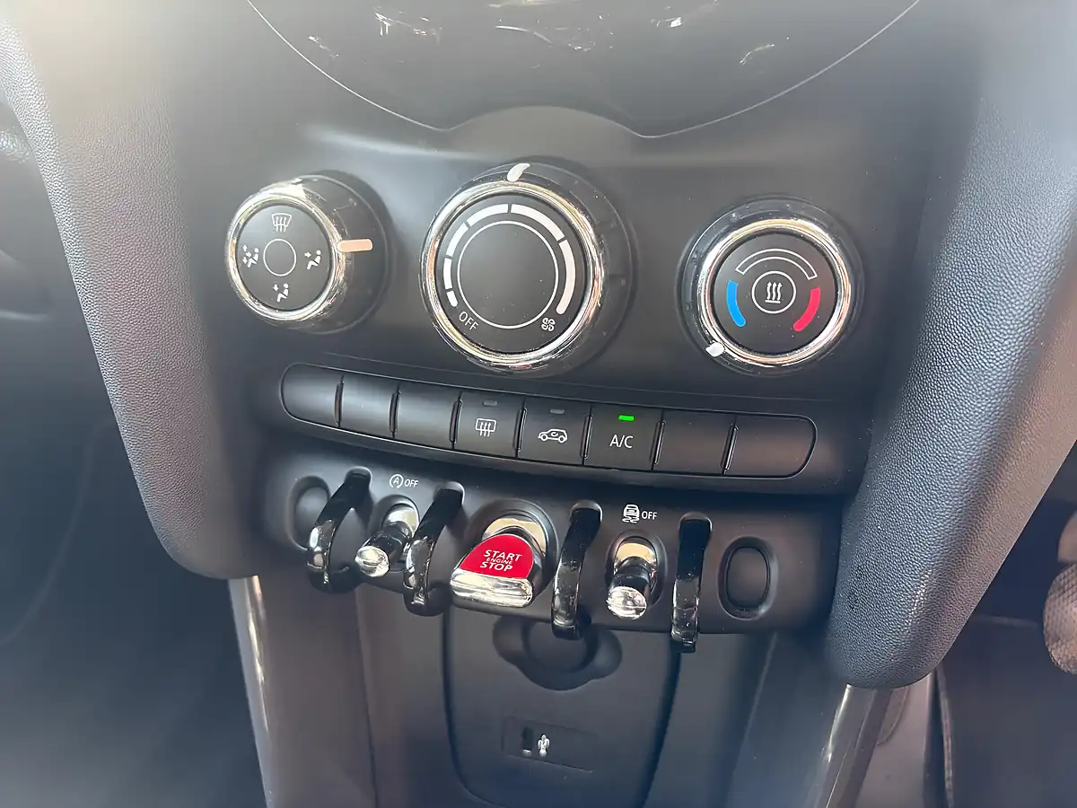 Used 2019 MINI Hatch Cooper Ii 5dr White - Interior and Exterior details 16