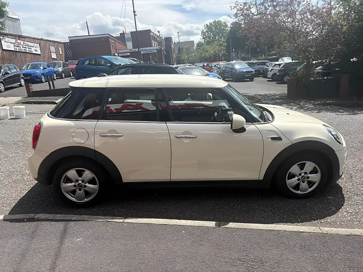 Used 2019 MINI Hatch Cooper Ii 5dr White - Interior and Exterior details 2