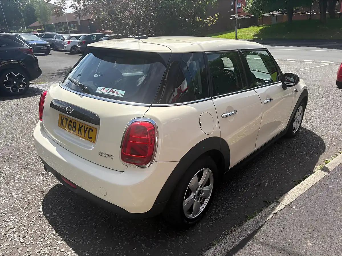 Used 2019 MINI Hatch Cooper Ii 5dr White - Interior and Exterior details 3