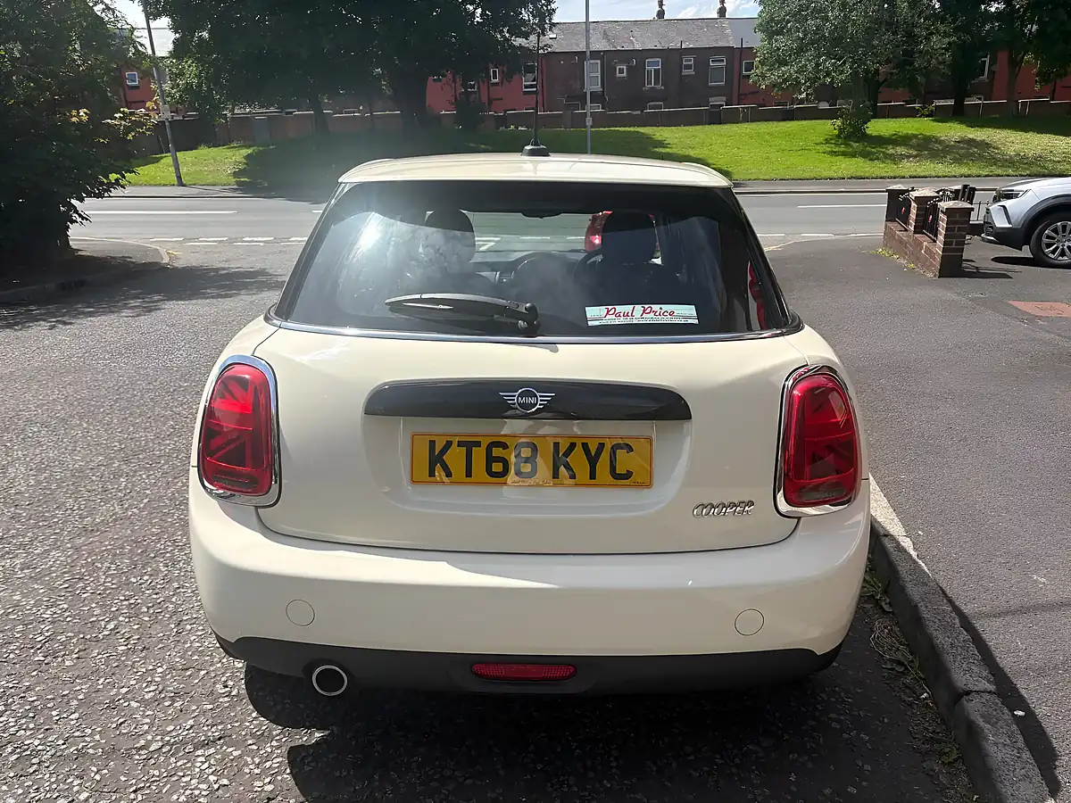 Used 2019 MINI Hatch Cooper Ii 5dr White - Interior and Exterior details 4