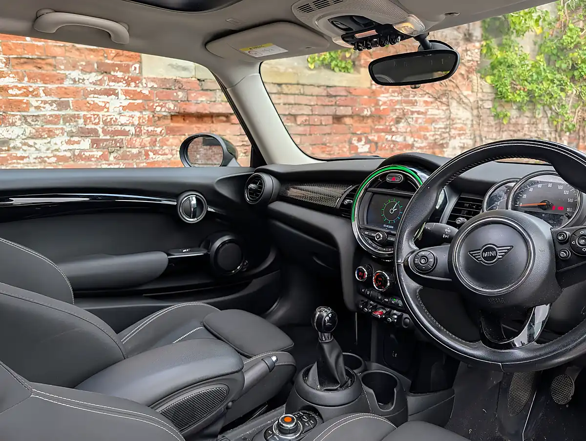 Used 2019 MINI Hatch Cooper S Classic Black - Interior and Exterior details 11