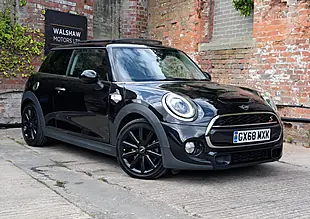 Used 2019 MINI Hatch Cooper S Classic Black - Interior and Exterior details 2