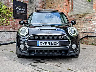 Used 2019 MINI Hatch Cooper S Classic Black - Interior and Exterior details 3
