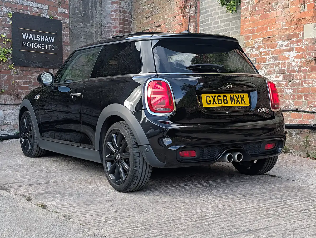 Used 2019 MINI Hatch Cooper S Classic Black - Interior and Exterior details 7