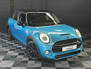Used 2019 MINI Hatch Cooper S Classic Electric Blue - Interior and Exterior details 18