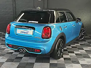 Used 2019 MINI Hatch Cooper S Classic Electric Blue - Interior and Exterior details 19