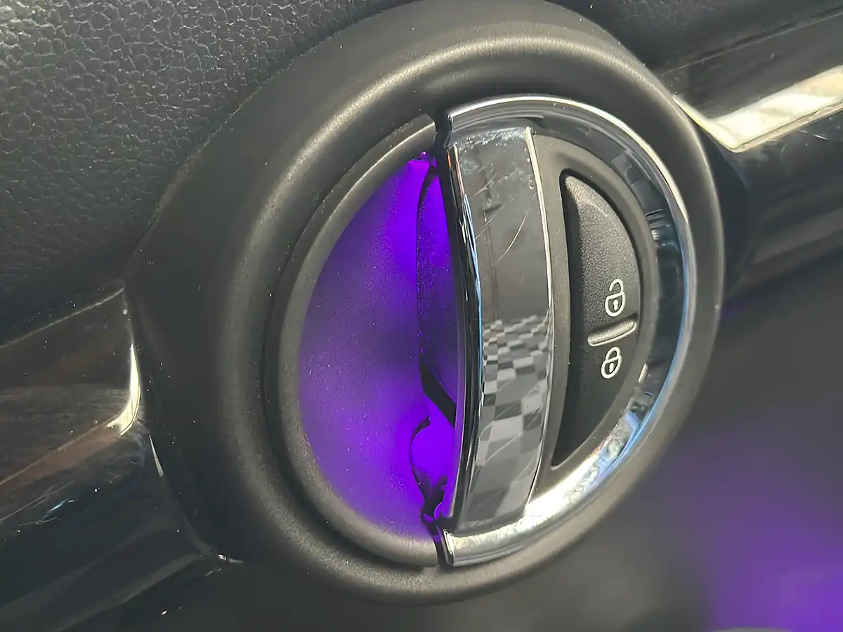 Used 2019 MINI Hatch Cooper S Classic Electric Blue - Interior and Exterior details 2