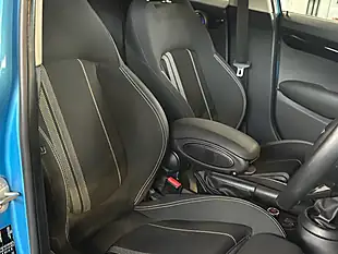 Used 2019 MINI Hatch Cooper S Classic Electric Blue - Interior and Exterior details 6