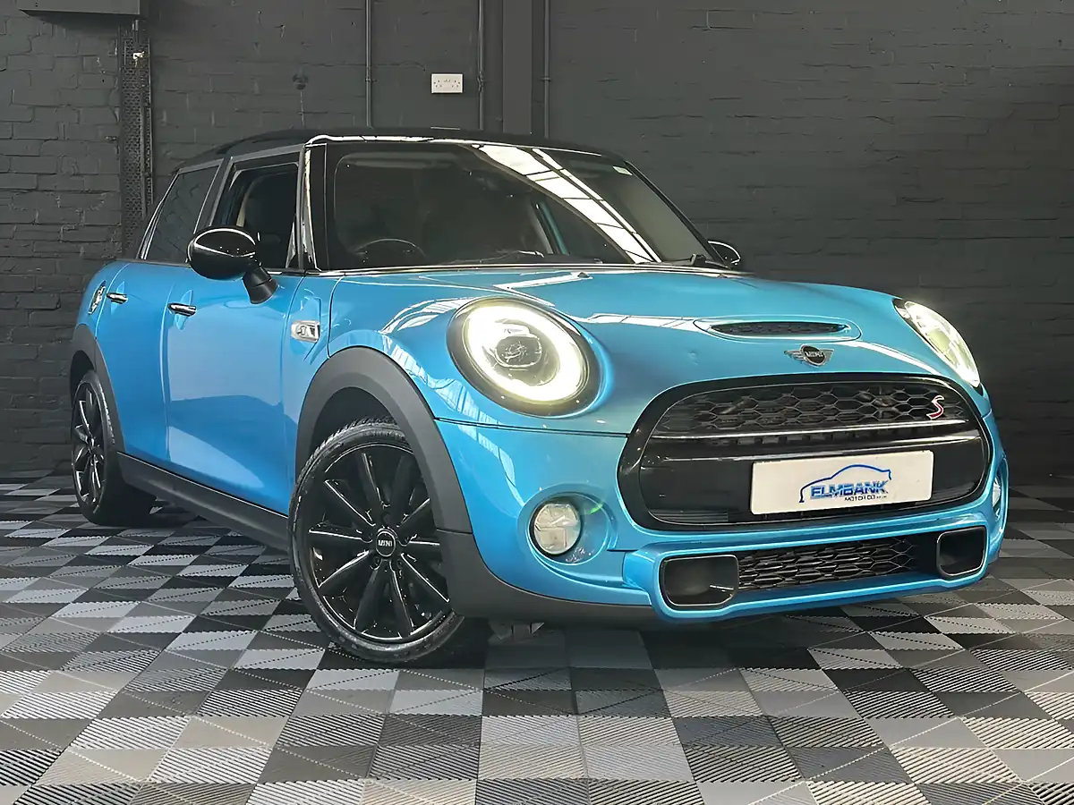 Used 2019 MINI Hatch Cooper S Classic Electric Blue - Interior and Exterior details 8