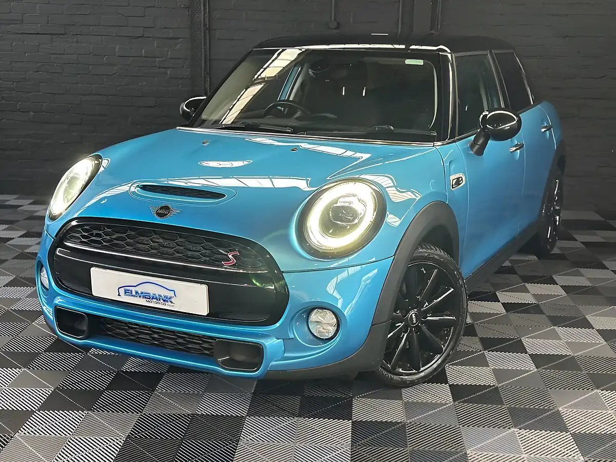 Used 2019 MINI Hatch Cooper S Classic Electric Blue - Interior and Exterior details 9