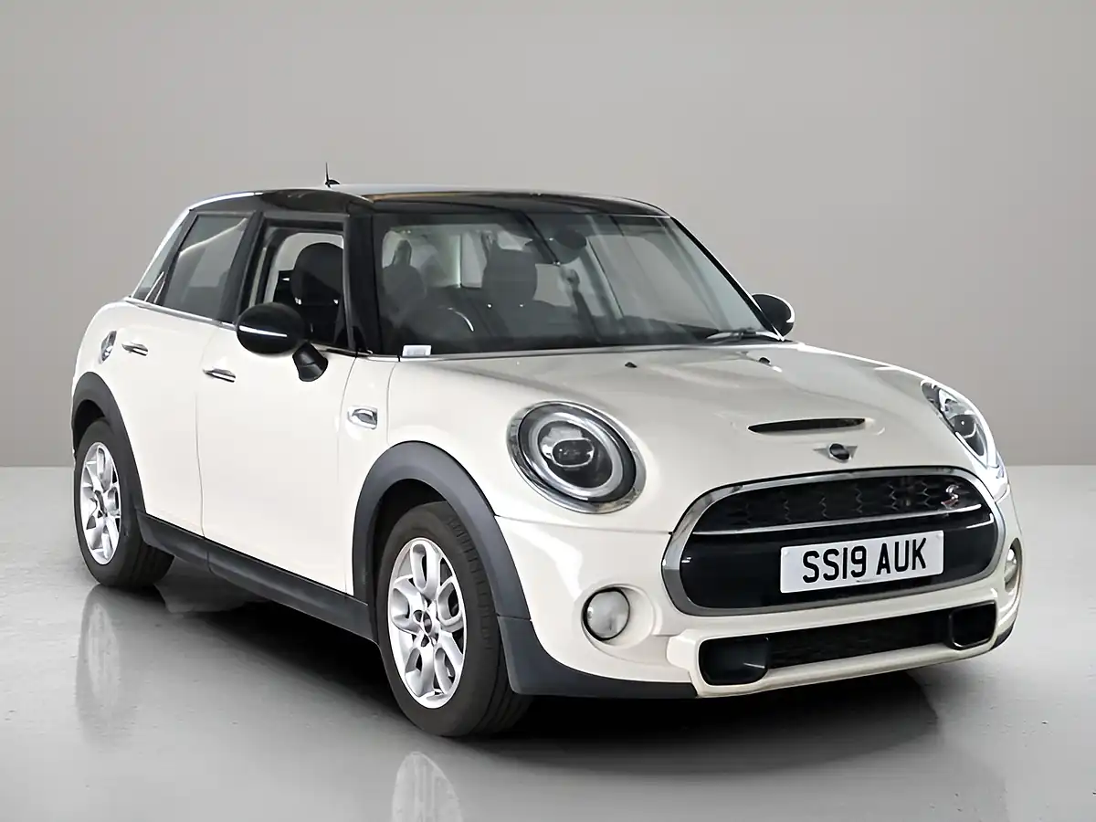 Used 2019 MINI Hatch Cooper S Classic Pepper White - Front View