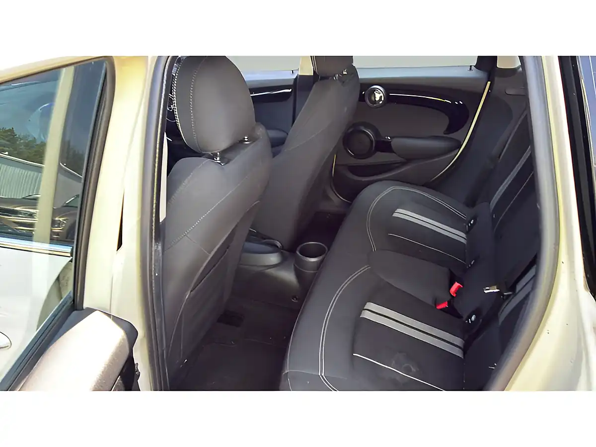 Used 2019 MINI Hatch Cooper S Classic Pepper White - Interior and Exterior details 10