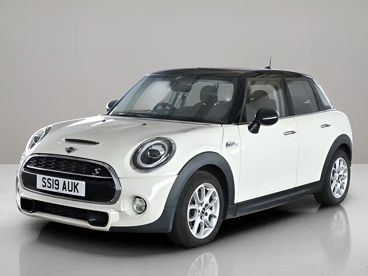 Used 2019 MINI Hatch Cooper S Classic Pepper White - Interior and Exterior details 3