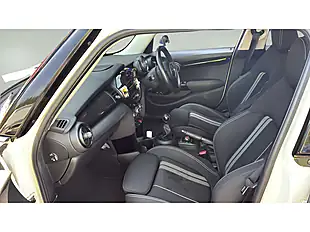 Used 2019 MINI Hatch Cooper S Classic Pepper White - Interior and Exterior details 9