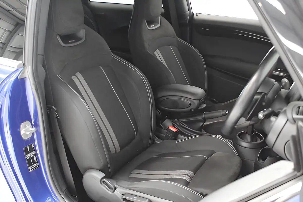 Used 2019 MINI Hatch Cooper S Sport Blue - Interior and Exterior details 10