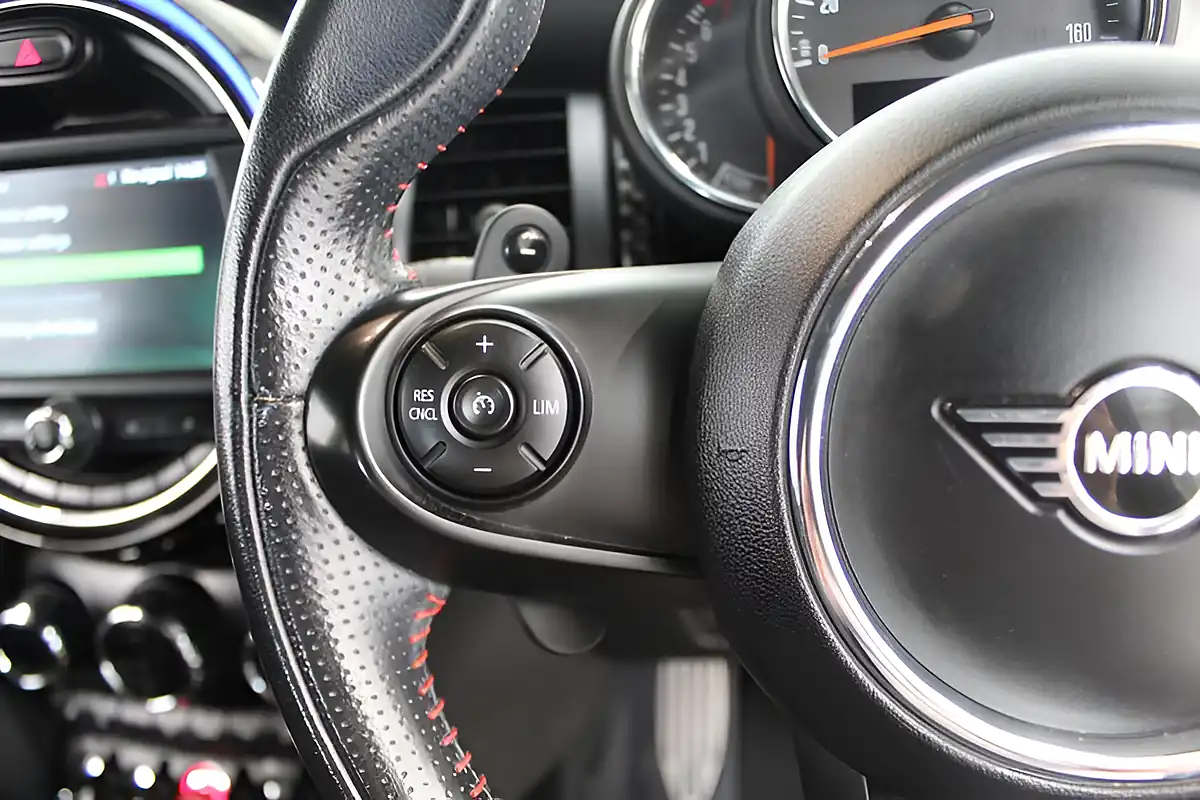 Used 2019 MINI Hatch Cooper S Sport Blue - Interior and Exterior details 11
